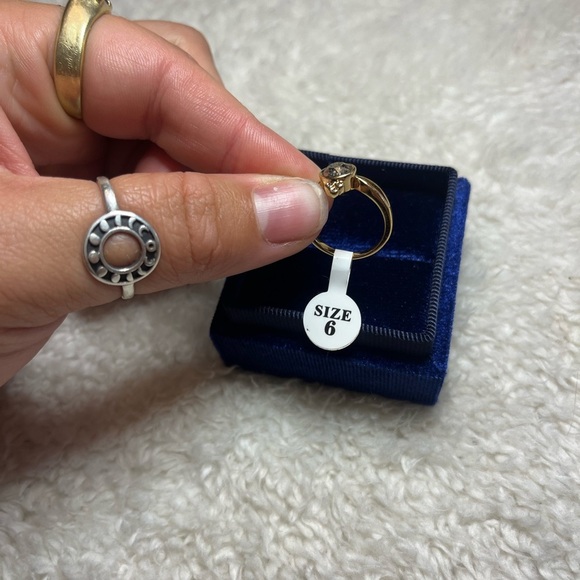 NEW Gray Silver Stone Ring - Picture 3 of 4